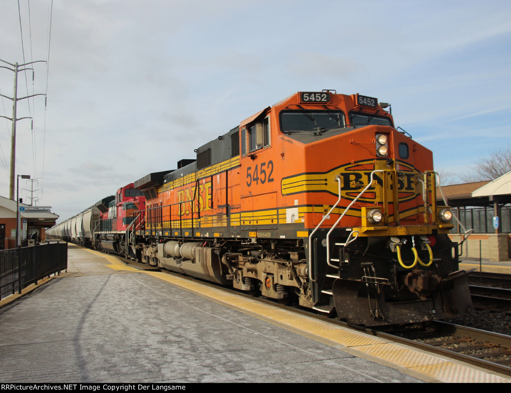 BNSF 5452 (2)